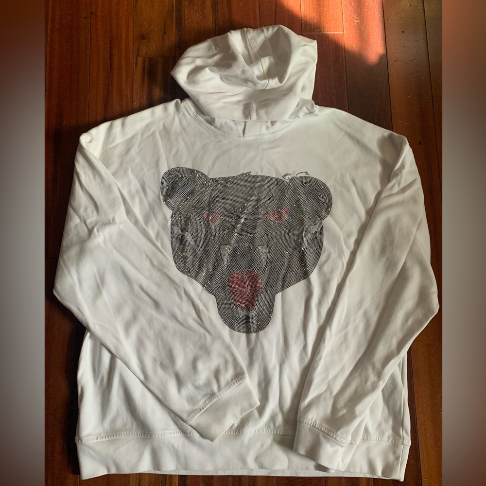 Heads or tails  White sweater   with  diamond tiger logo  Label size Xl